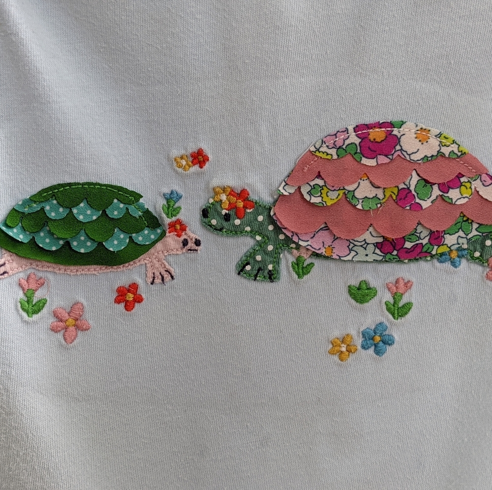 Baby Boden turtle fabric embellishments t shirt.